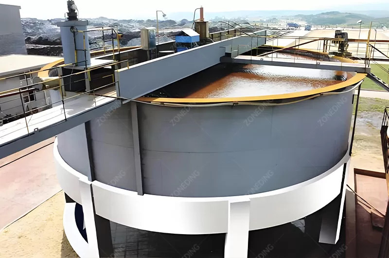 High-efficiency concentrator recycles water