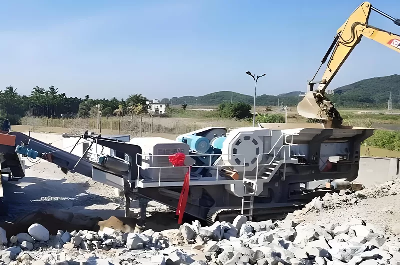 Crawler jaw crusher working site