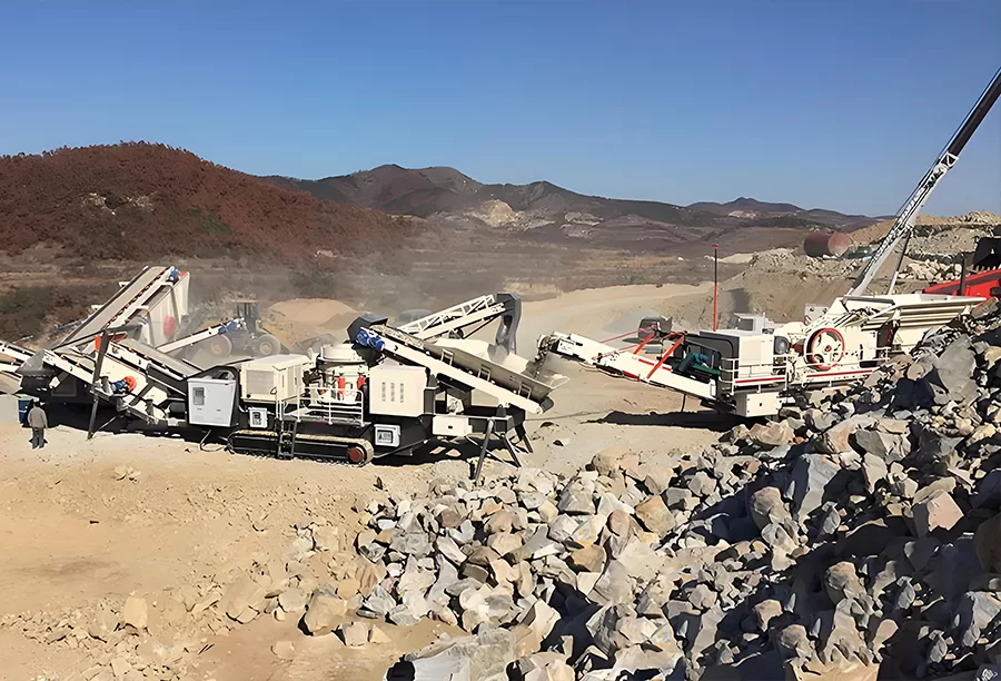 Crawler jaw crusher construction crushing site