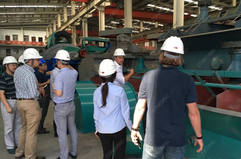 Suppliers-visit-flotation-machine