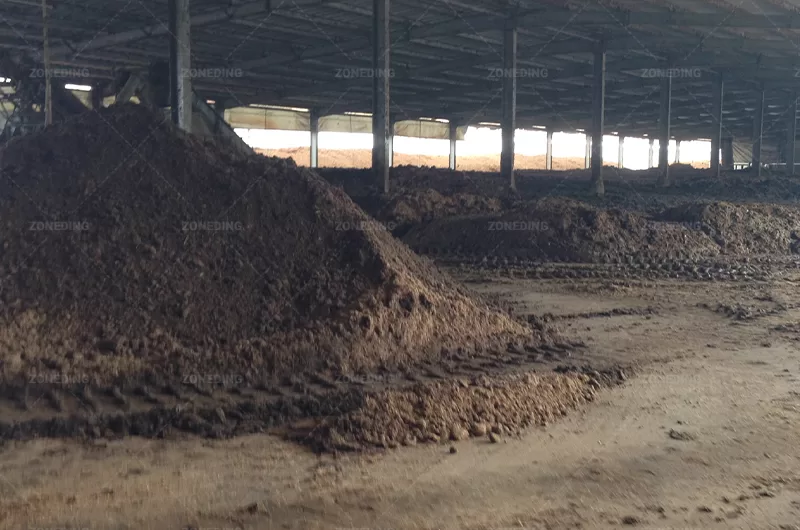 High-humidity material such as Clay or bentonite