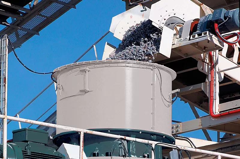 Cone crusher for producing high-quality cubical aggregate