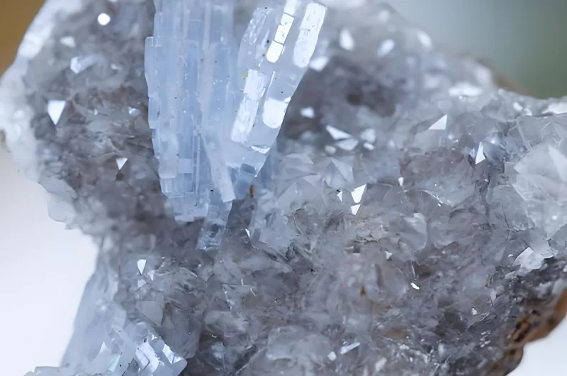 Plate-shaped blue barite